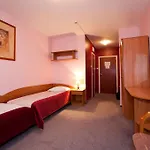 Obiekt Hotelarski Patron אכסניה *