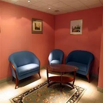 Obiekt Hotelarski Patron Hostel *